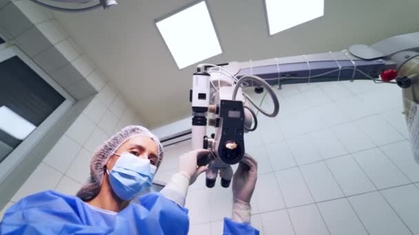 Διόρθωση Λέιζερ Για Όραση Ασθενής Χειρουργικό Μικροσκόπιο — Αρχείο Βίντεο