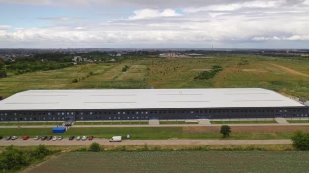 Modernes Verteilzentrum Von Oben Luftaufnahme Der Lagerhalle Einer Industriefabrik — Stockvideo