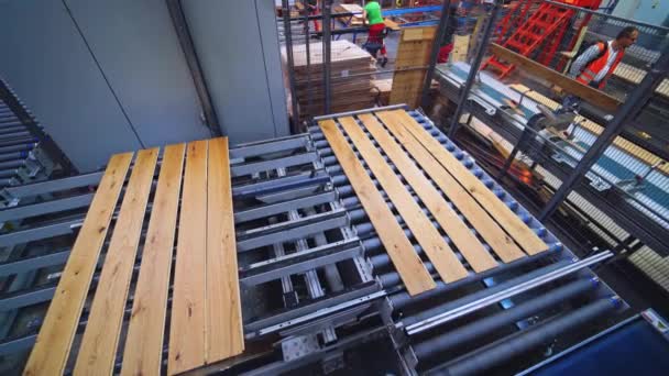 Proces Výroby Parket Uvnitř Moderní Průmyslová Továrna Výrobu Dřevěného Laminátu — Stock video