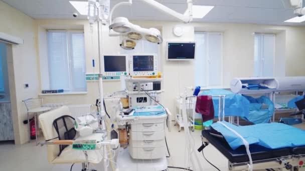 키예프 우크라이나 2020 클리닉의 수술실 수술에 현대적인 하이테크 다빈치 장치요 — 비디오