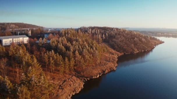 Bellissimo Lago Vicino Alla Foresta Serata Tranquilla Nella Natura Fiume — Video Stock