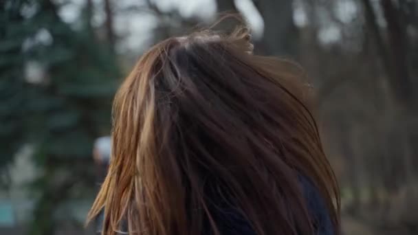 Portrait Une Belle Femme Aux Cheveux Longs Dame Aux Cheveux — Video