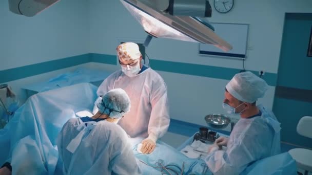 外科手術は腹壁形成術です 腹部からの脂肪組織の外科的除去 — ストック動画