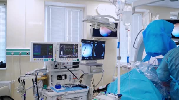 Monitor Ventilación Pulmonar Artificial Unidad Cuidados Intensivos Enfermera Con Equipo — Vídeos de Stock