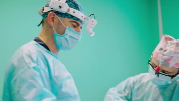 Räddar Patientens Liv Akuten Team Medicinska Specialister Som Ger Återupplivning — Stockvideo