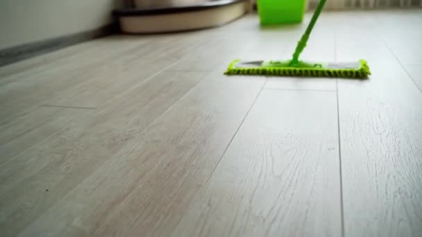 Cleaning Parquet Floors Living Room Green Mop Cleaning Home Floor — Stock Video