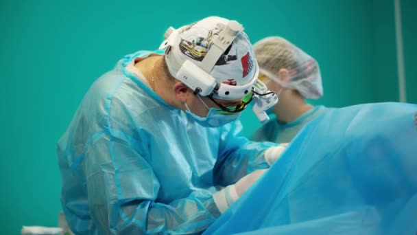Tim Ahli Bedah Melakukan Operasi Plastik Klinik Modern Kelompok Pekerja — Stok Video