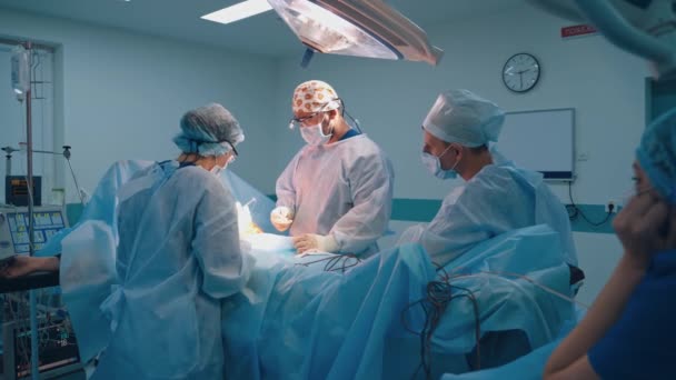 整形手术现代医院的专业医生 腹膜成形术 — 图库视频影像