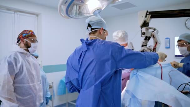 Chirurgie Současném Operačním Sále Týmová Práce Chirurgů Modré Lékařské Uniformě — Stock video