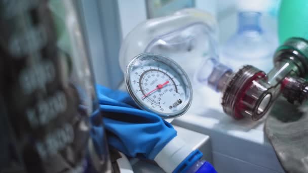 Medische Apparatuur Werkzaamheden Van Ventilator Voor Anesthesiemachines Intensive Care Close — Stockvideo