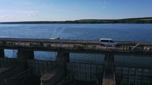 Boat Big Bridge Motor Boat Floating Blue Water Beautiful River — Stock Video