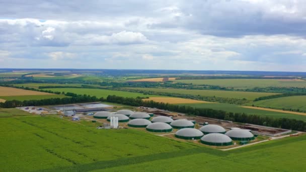 Bioplynová Farma Zelených Polích Obnovitelná Energie Biomasy Moderní Zemědělská Bioplynová — Stock video