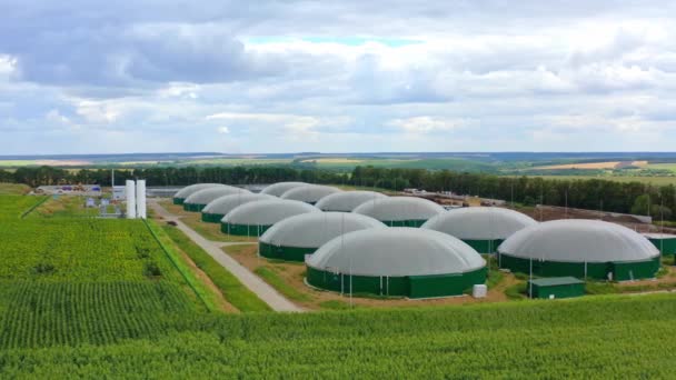 Buiten Biogastanks Moderne Plant Voor Biogasproductie Groene Achtergrond Organische Biobrandstofinstallatie — Stockvideo
