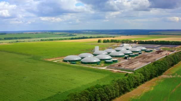 Bioplynová Stanice Zelených Polích Obnovitelná Energie Biomasy Moderní Zemědělství Zelené — Stock video