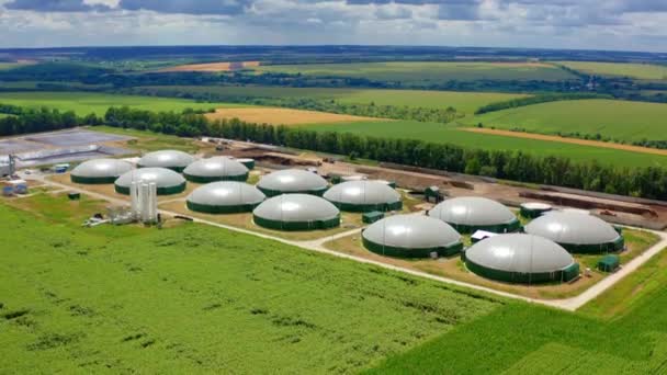 Produzione Biogas Estate Moderno Impianto Biogas Sfondo Campi Verdi Energie — Video Stock