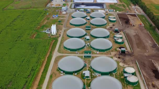 Tanques Armazenamento Gás Orgânico Campo Fazenda Orgânica Campo Planta Industrial — Vídeo de Stock
