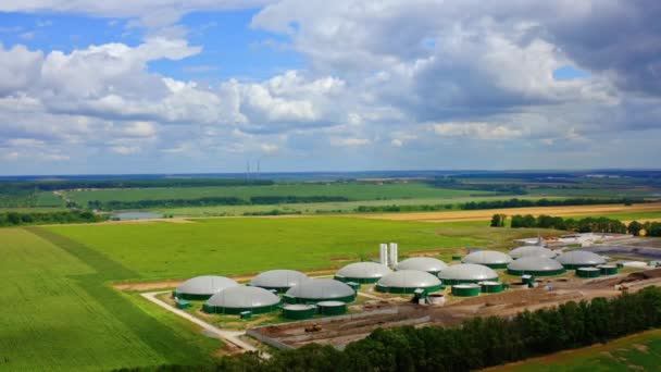 Tanques Armazenamento Para Biogás Fazenda Orgânica Moderna Campo Verde Instalação — Vídeo de Stock