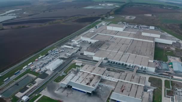 Moderna Planta Campo Gran Zona Industrial Rodeada Naturaleza Fabricación Perjudicial — Vídeo de stock