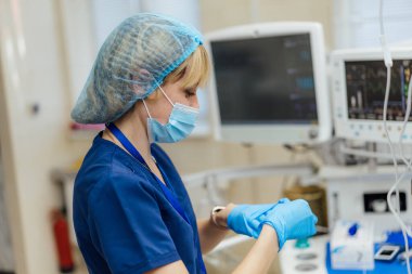 Tıp teknolojileri pratisyeni. Hastane kreş uzmanı..