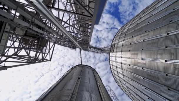 Innovative Factory Huge Grain Elevators Beautiful Sky Background Modern Plant — Stock Video