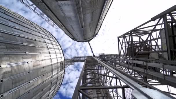 Large Industrial Plant Storage Tanks Silver Grain Elevators Agribusiness Modern — Stock Video