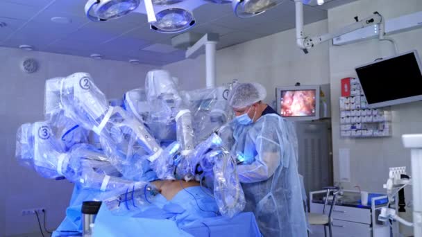 医療操作を含むロボット 医療用ロボット ロボット手術 — ストック動画