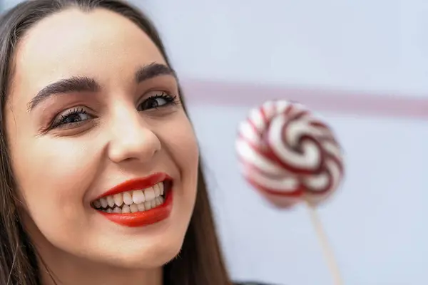 Woman Holding Lollipop Smile Her Face Joyful Woman Sweet Lollipop — Stock Photo, Image
