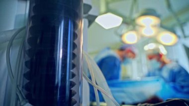 Mekanik havalandırma sistemi. Hastanedeki hasta için mekanik vantilatör.