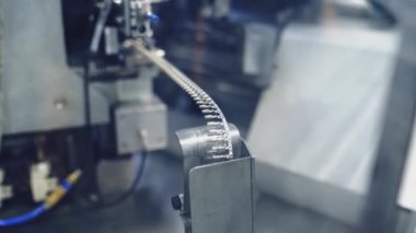 Modern kablo fabrikası. Kablo dizginlerini üretme süreci