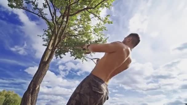 Homem Exercitar Parque Homem Fitness Fazendo Exercícios Fitness Livre — Vídeo de Stock