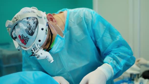 Portret Chirurga Pracy Portret Chirurga Podczas Operacji Szpitalu — Wideo stockowe