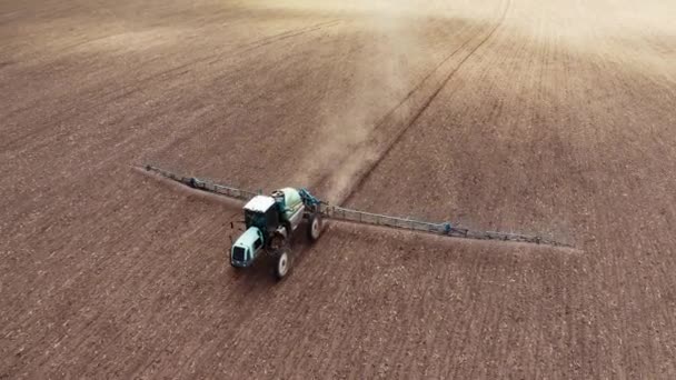 Ciągnik Maszyny Rolniczej Widok Powietrza Nowoczesnego Opryskiwacza Maszyn Rolniczych Polu — Wideo stockowe