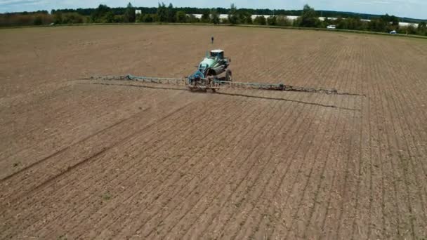 Tratamiento Campos Con Plaguicidas Vista Aérea Pesticidas Pulverización Tractores Campo — Vídeos de Stock