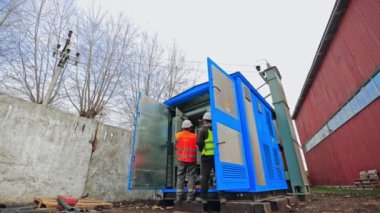 Güneş panelinin elektrik kutusu. Güneş fotovoltaik panel elektrik kutusu koleksiyoncusu açık havada