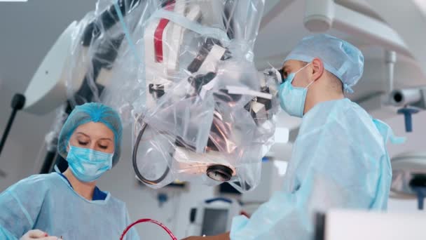 Lekarze Zespołu Chirurgów Zespół Chirurgiczny Operujący Sali Operacyjnej — Wideo stockowe