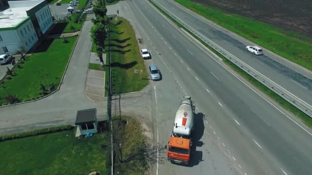 Constructie Met Betonmixer Truck Luchtfoto Van Zware Betonnen Vrachtwagen Bouwplaats — Stockvideo