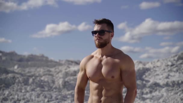 Hermoso Modelo Masculino Topless Retrato Hombre Fuerte Guapo Deportivo — Vídeos de Stock