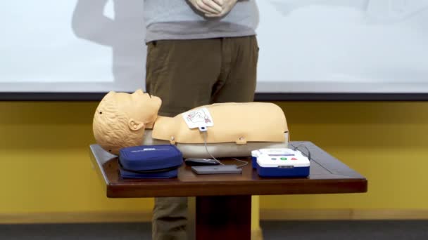 Boneca Médica Para Treinar Estudantes Conceito Educação Prática Médica Vídeo — Vídeo de Stock