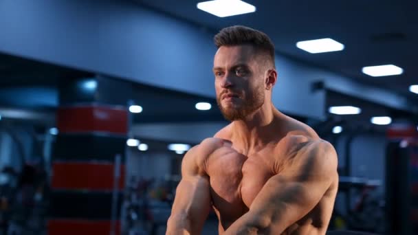 Athletic Man Gym Posing Camera Bodybuilder Perfect Body Naked Torso — Stock Video