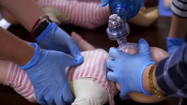 Training Dummy Used Paramedic Trainees Pediatric Courses Medics Special Dolls — Stock Video