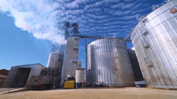 Большие Зерновые Баки Современный Лифт Агробизнес — стоковое видео