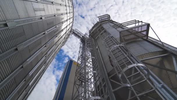 Moderní Výtahy Obilí Nádrže Průmyslová Zrna Agribusiness — Stock video