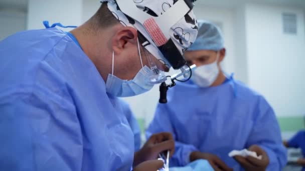 Modern Utrustning Operationssalen Teamkirurg Jobbet Operationssalen Kirurg Operationssal Med Kirurgisk — Stockvideo