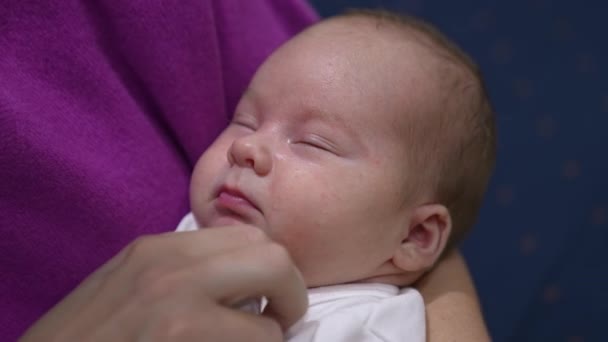 Sleepy Newborn Kid Doesn Want Wake Lying Mum Hands Mother — Stock Video