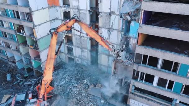 Förstörd Byggnad Rivs Med Hjälp Specialmaskiner Big Claw Förstör Golven — Stockvideo