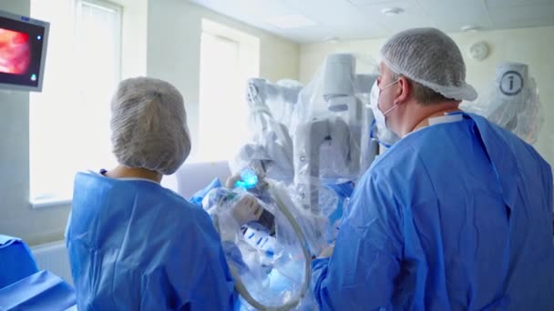 Robotik Kol Tarafından Yapılan Ameliyat Hastanede Gelişmiş Robotik Cerrahi Makinesi — Stok video