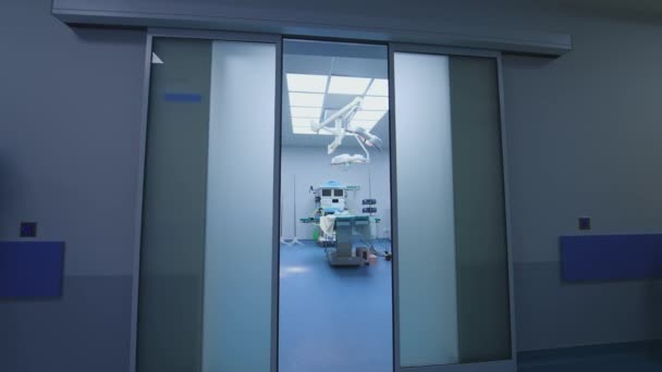 Lampy Chirurgiczne Sali Operacyjnej Wnętrze Sali Operacyjnej Nowoczesnej Klinice — Wideo stockowe