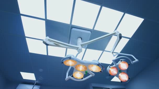 Lámparas Quirúrgicas Sala Operaciones Primer Plano Las Luces Médicas Sala — Vídeo de stock