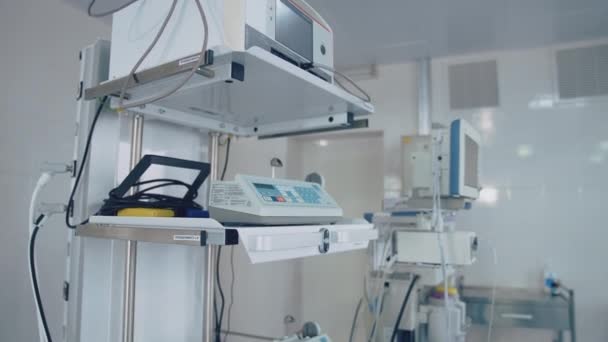 Interieur Der Klinik Mit Professioneller Ausstattung Geräte Und Medizinische Geräte — Stockvideo