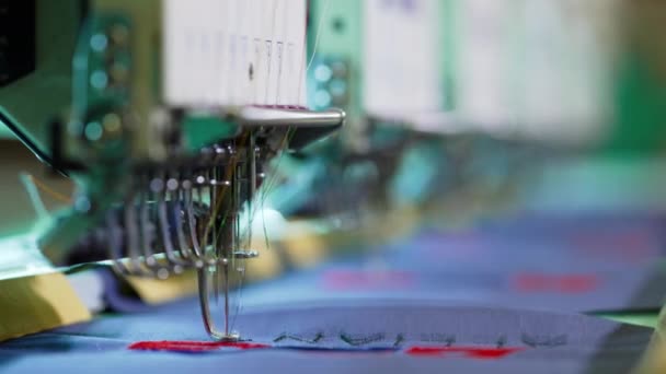Produção Fábrica Máquinas Costura Máquina Costura Alta Tecnologia Moderna Automática — Vídeo de Stock